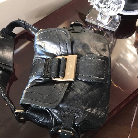 Givenchy black leather shoulder bag with gold hardware vintage boho chic - Picture 6 of 6